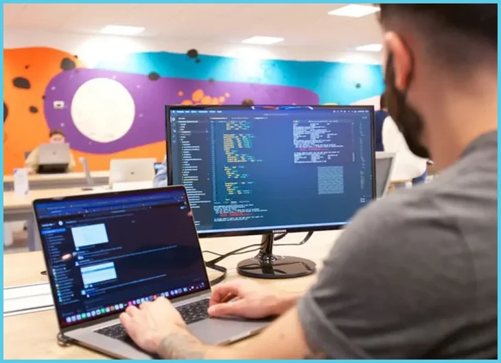 Plataforma de alojamiento del curso (Udemy, Teachable o YouTube)